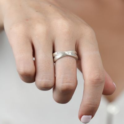 Kreuzende Wege Ring mit Namen [Sterlingsilber]