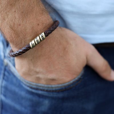 Brown genuine leather engraved bracelet for men. 