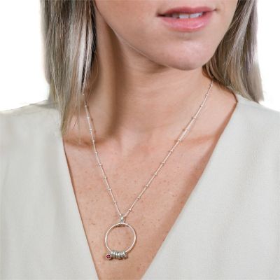 A Mother's Love Name Necklace [Sterling Silver]