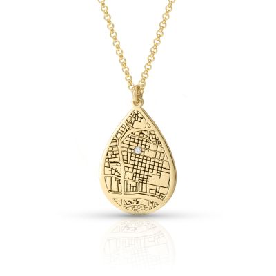 Geliebter Ort gravierte Karte Halskette [750er Gold Vermeil]