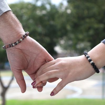 Paire de Bracelets Œil de Tigre et Onyx Noir avec Prénoms 