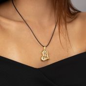 Herzensbindungen Halskette mit Kartenanhänger [750er Gold Vermeil / schwarze Kordel]