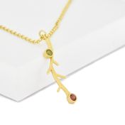 Collar Raíces de Amor Vertical [Bañado en Oro de 18K]