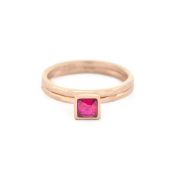 Anillo Carina Cuadrado Martillado [Bañado en Oro Rosa de 18K]