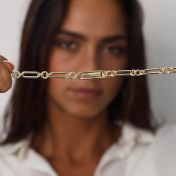 Engravable Bar Amy Chain Bracelet [18K Gold Plated]