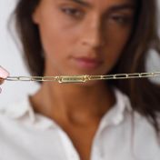 Paperclip Stil Armband mit graviertem Balken [750er vergoldet]