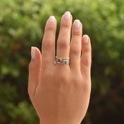 Anillo Carina con Efecto Martillado Piedra de Nacimiento Grande y Redonda [Plata de Ley]