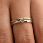 Bague Carina Martelée. Petite Pierre Ronde [Argent 925]