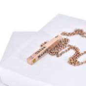 Collar de Piedras de Nacimiento Talisa Cielo Efecto Martillado [Bañado en Oro Rosa de 18K]