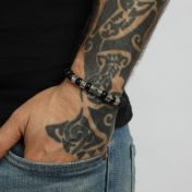 Nazar Auge Herrenarmband aus schwarzem Onyx mit Gravur
