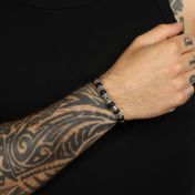 Nazar Auge Herrenarmband aus schwarzem Onyx mit Gravur