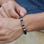 Nazar Auge Herrenarmband aus schwarzem Onyx mit Gravur