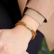 Bracelet Famille avec Prénoms pour Femme - Plaqué Or 18ct [Daim Moutarde]