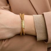 Bracelet Famille avec Prénoms pour Femme - Plaqué Or 18ct [Daim Moutarde]