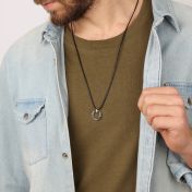 Vaterkreis Kette mit Namen – 750er Gold Vermeil / schwarze Kordel