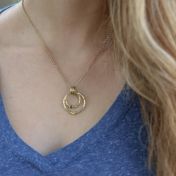 Gehamerde Cirkels van Liefde Geboortesteen Ketting [18K Gold Vermeil]