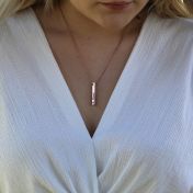 Collar de Piedras de Nacimiento Talisa Cielo Efecto Martillado [Bañado en Oro Rosa de 18K]