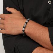 Lava Om Herrenarmband mit Gravur