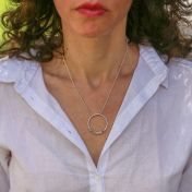 Collar Arcoíris Amor de Padres con Efecto Martillado [Plata de Ley]