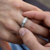 Anillo Clásico Coordenadas para Hombre - Plata de Ley