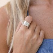 Lagen van Liefde Naam en Geboortesteen Ringen [Sterling Zilver]