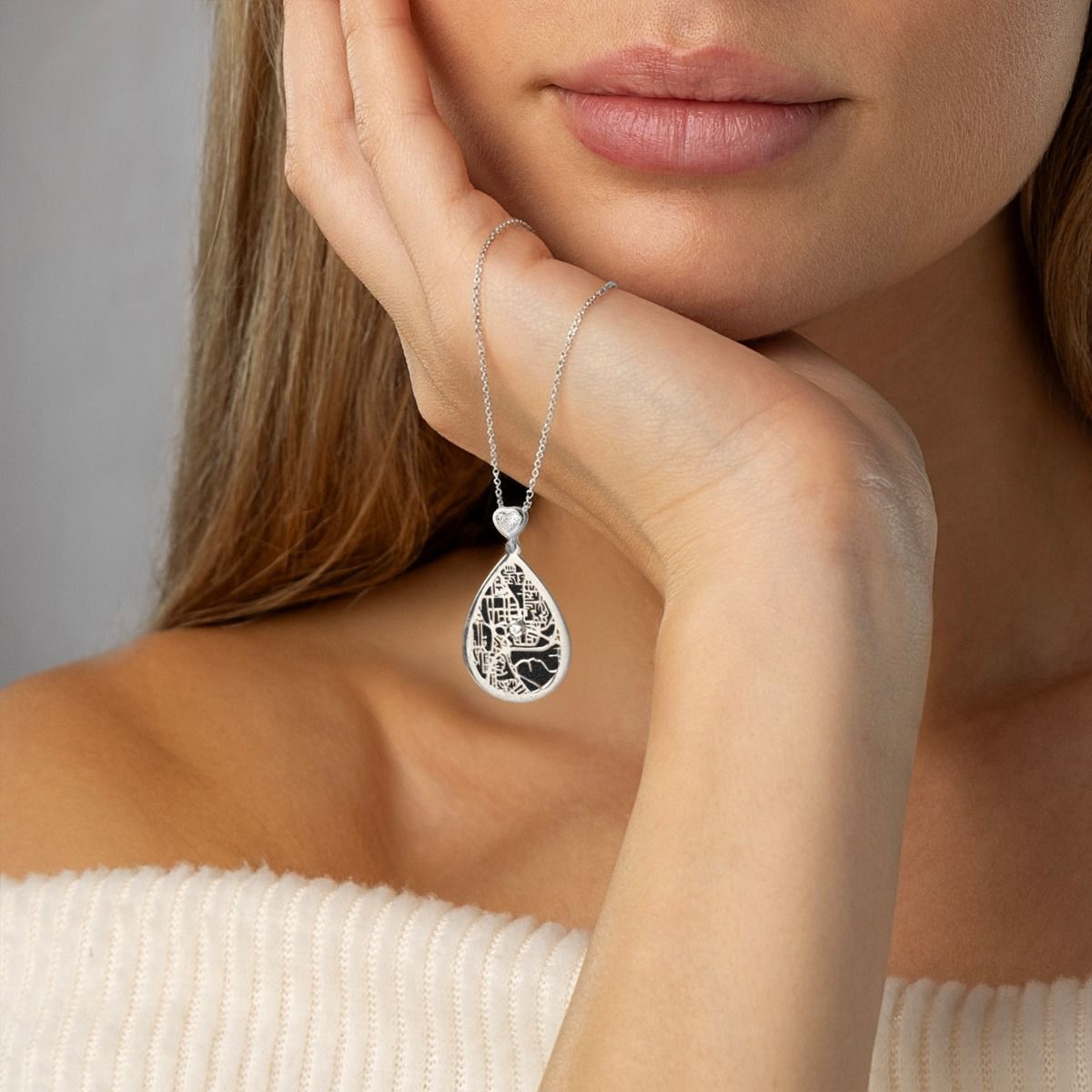 Cherished Spot Silhouette Map Necklace with Heart Diamond [Silver]