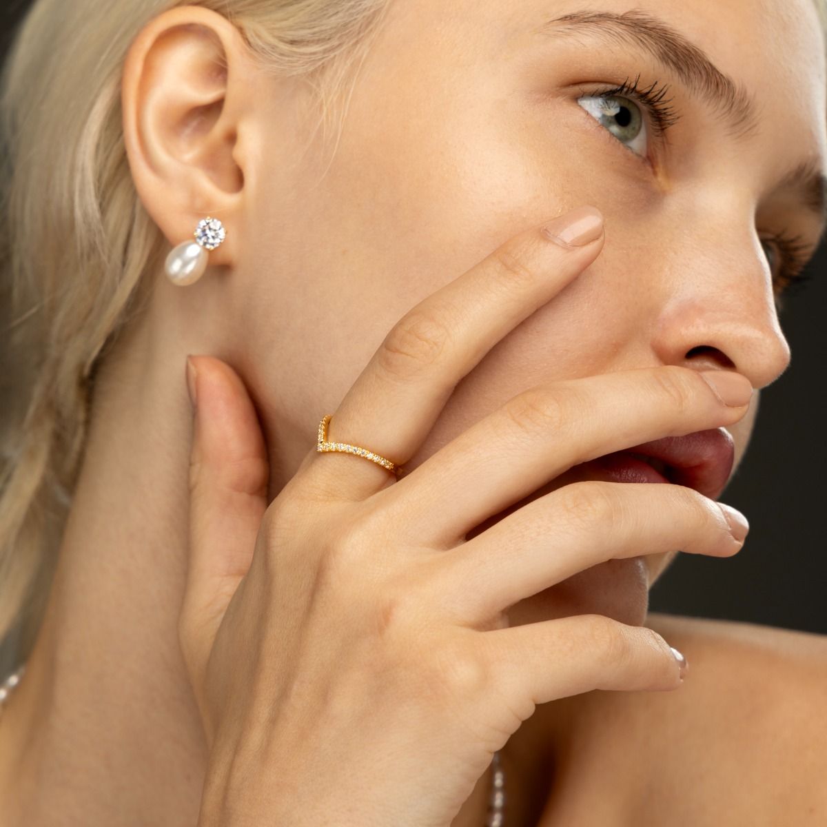 Diamond Chevron Ring [14 Karat Gold]