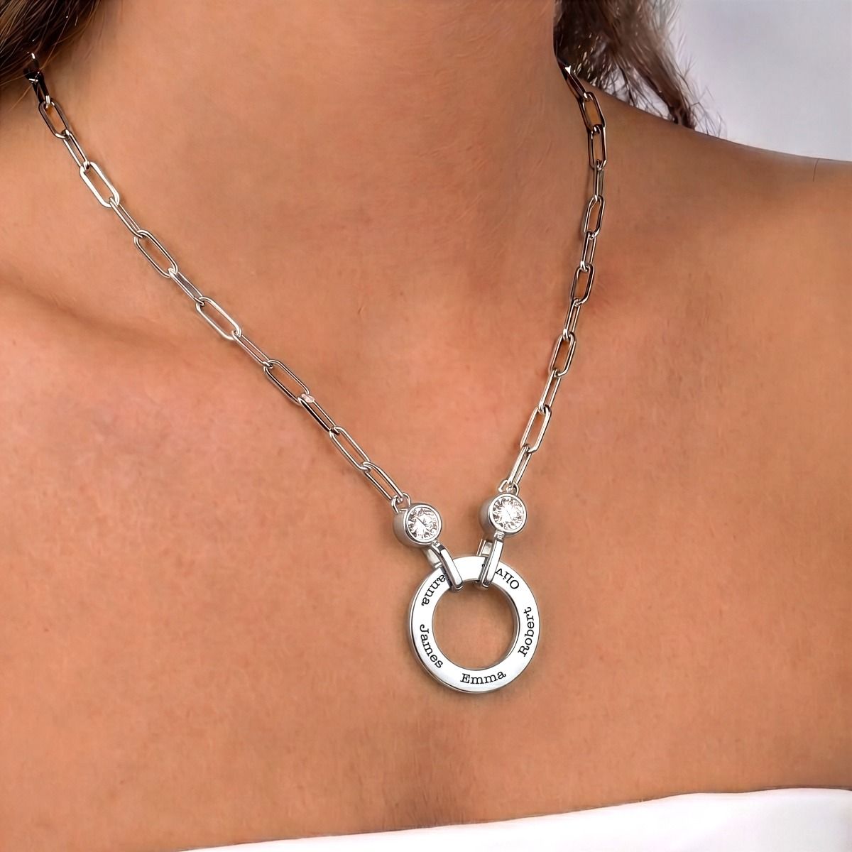 Family Circle Link Chain Name Necklace with Diamonds [Silver]