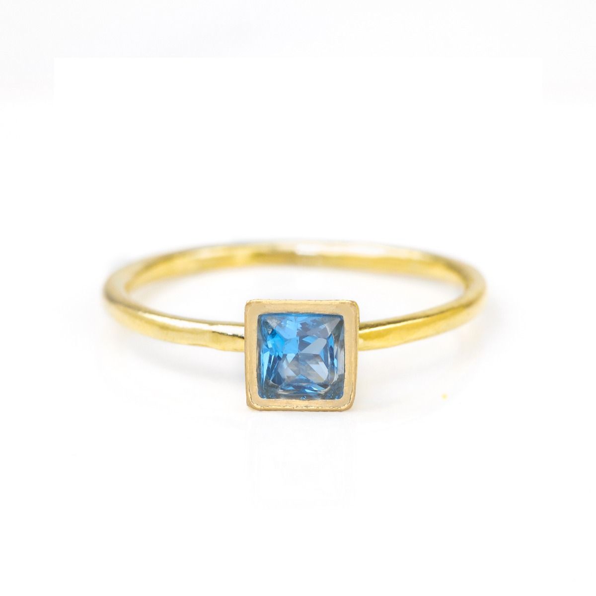 Anello Carina - Quadrato [Placcato Oro 18kt]