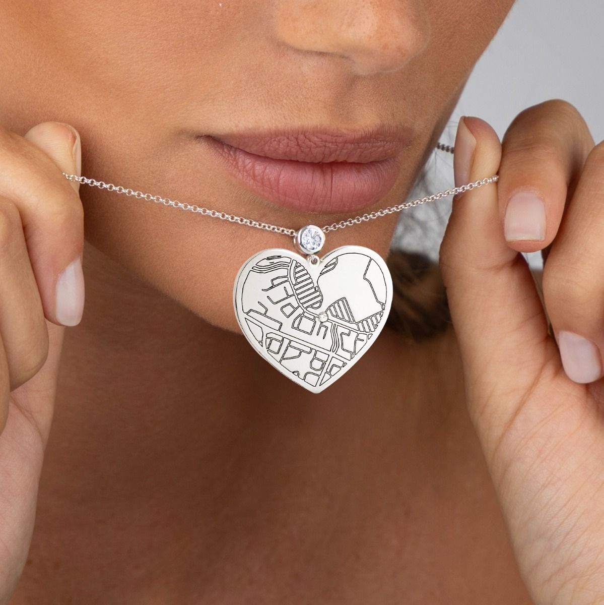 Ties of Heart Engraved Map Necklace with Diamond [Sterling Silver]