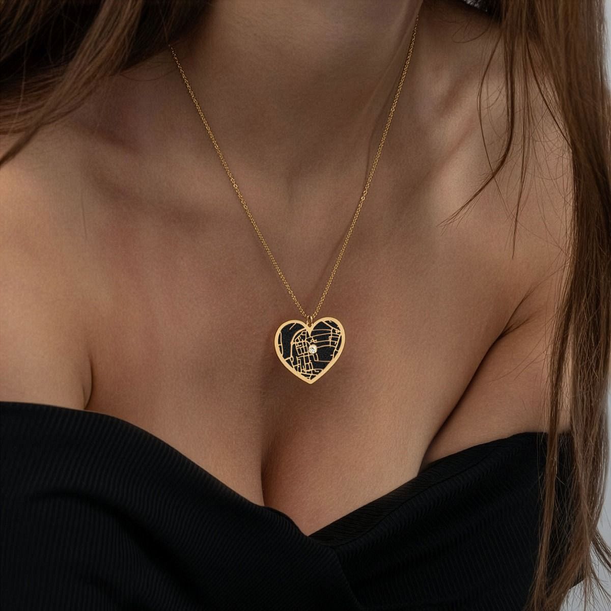 Ties of Heart Silhouette Map Necklace [14 Karat Gold]