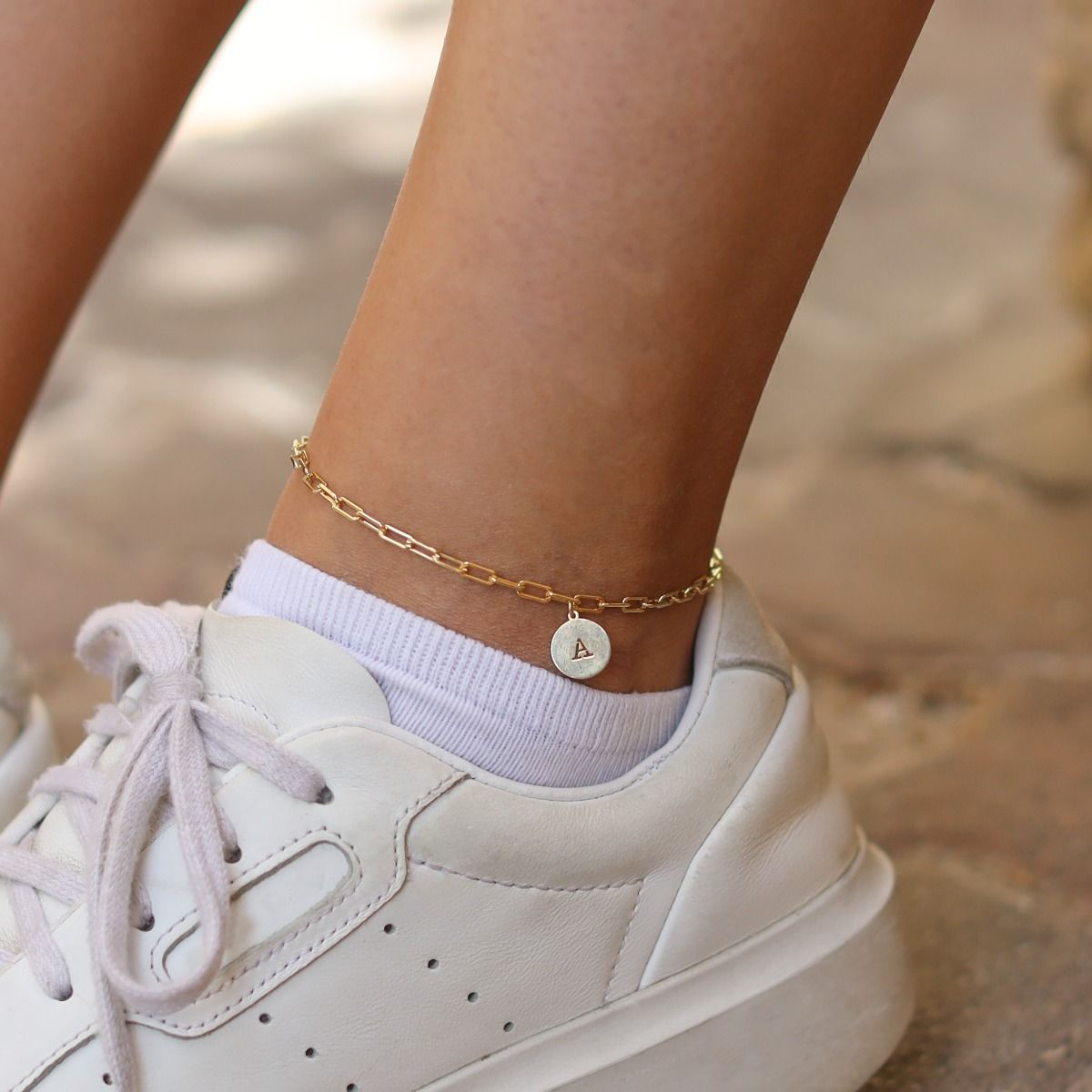 Bracelet de Cheville Nomia avec Initiales [Chaîne à Trombones / Plaqué Or 18ct]