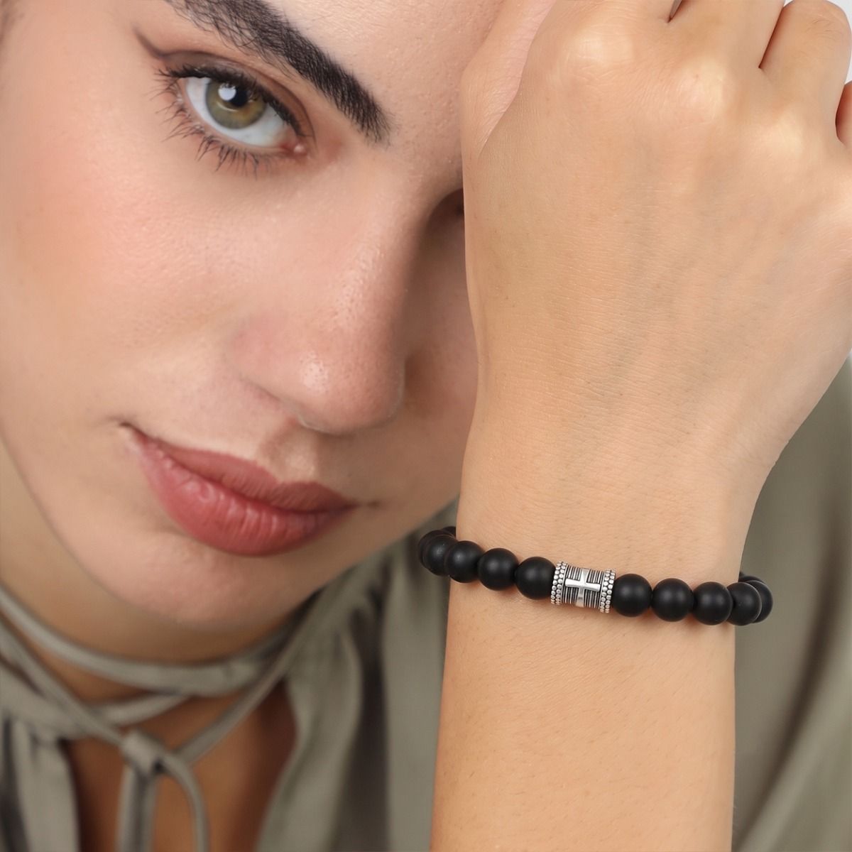 Cross Women Bracelet With Black Onyx Stones [Silver]