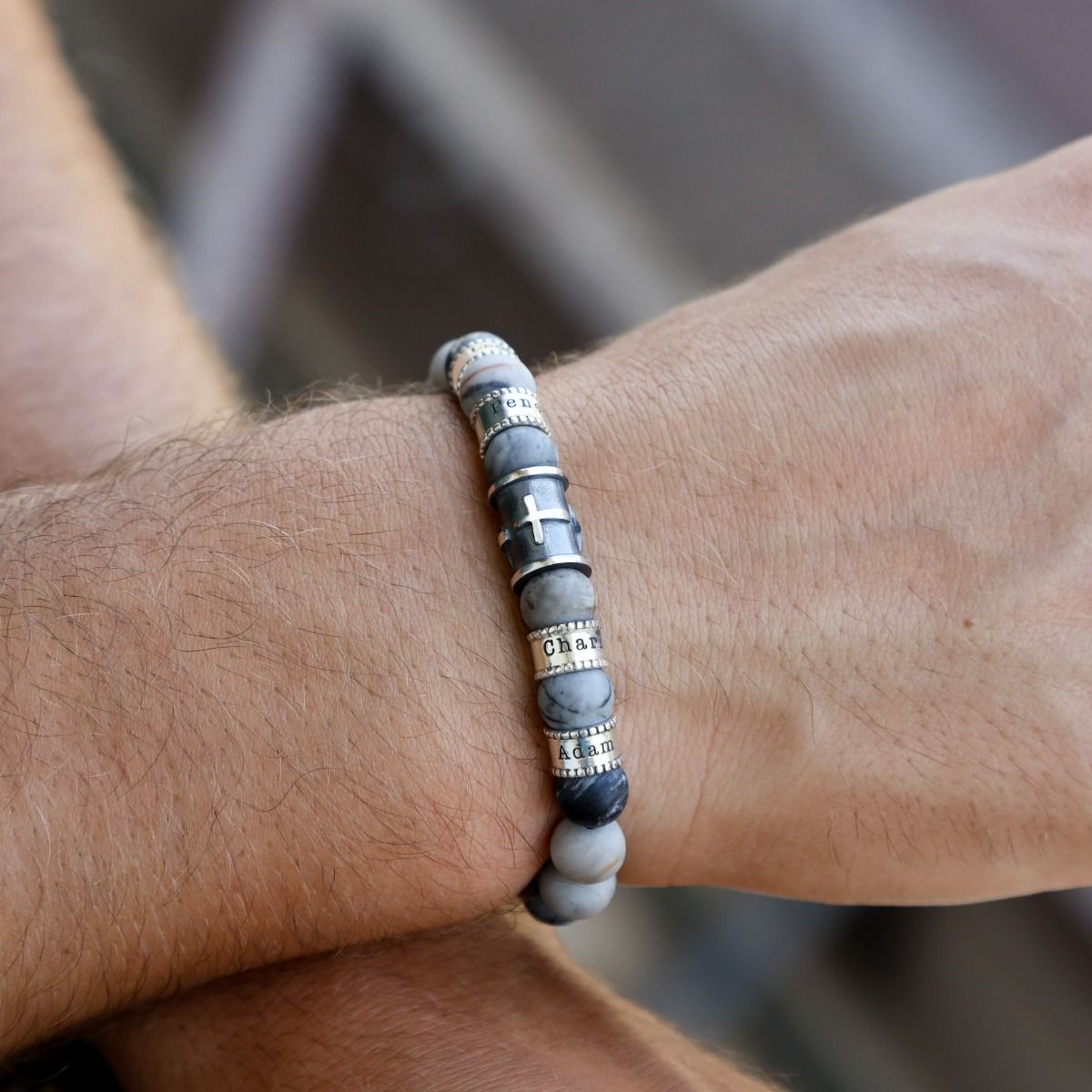 Pulsera para Hombre con Nombres y Cruz de Plata Oscura con Piedras de Jaspe Picasso