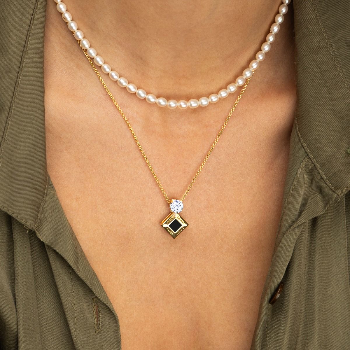 Spirituelle Namenskette mit Nano-Bibel und einem Diamanten [750er vergoldet]