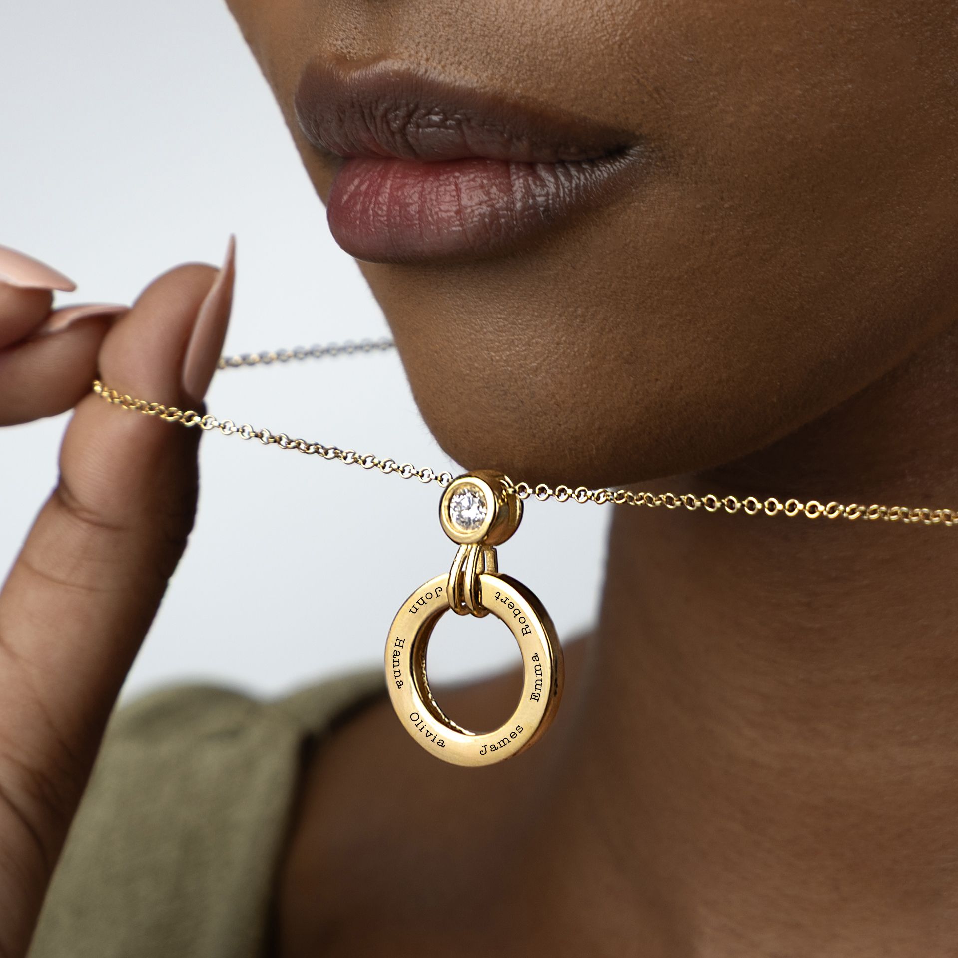 Family Circle Engraved Necklace with 1ct Diamond [18K Gold Vermeil]