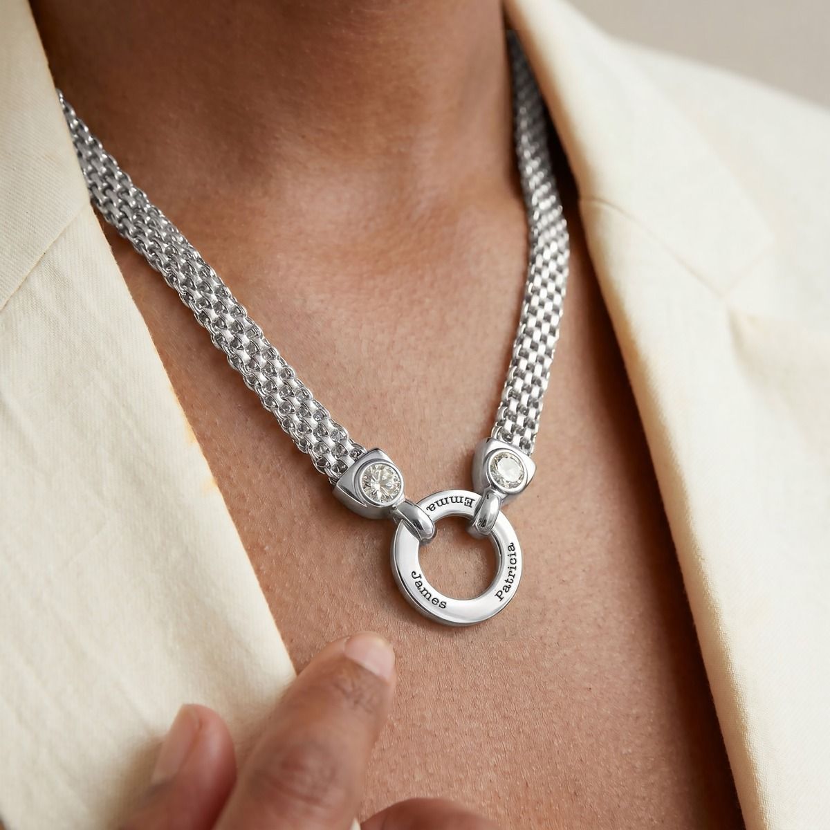 Family Circle Milanese Chain Name Necklace with Diamonds [Silver]