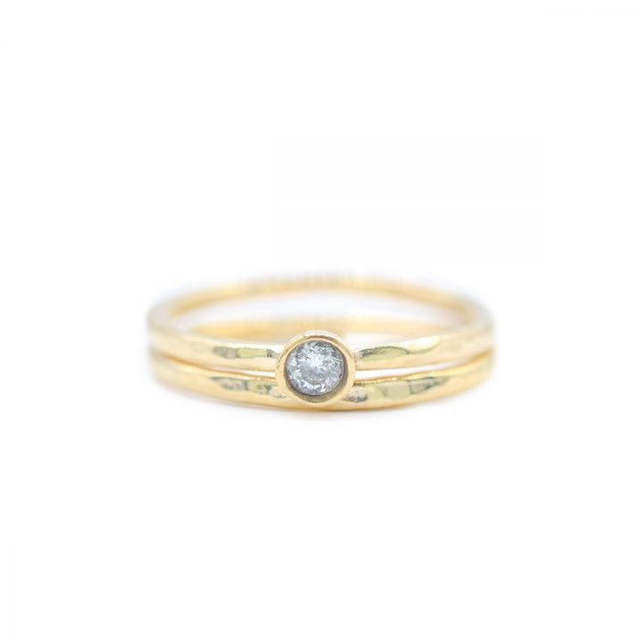 Carina Ring. Small Circle Hammered [18K Gold Vermeil]