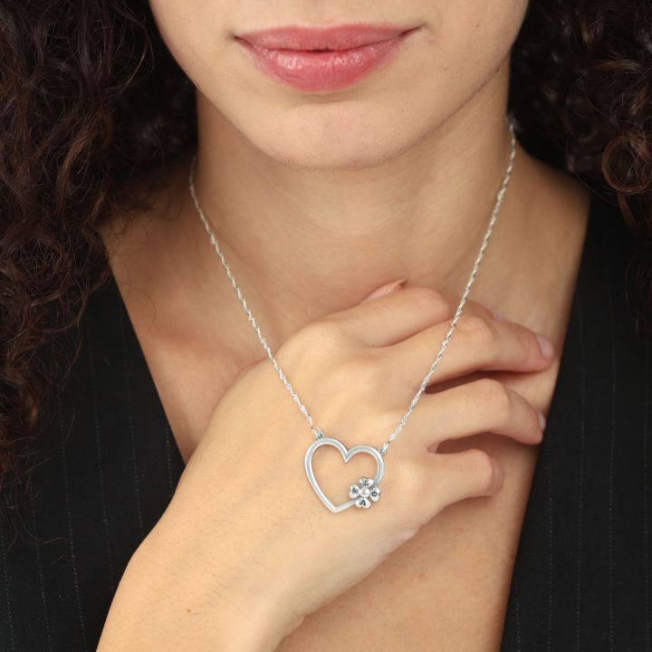 Clover Heartbeat Engraved Necklace [Sterling Silver]