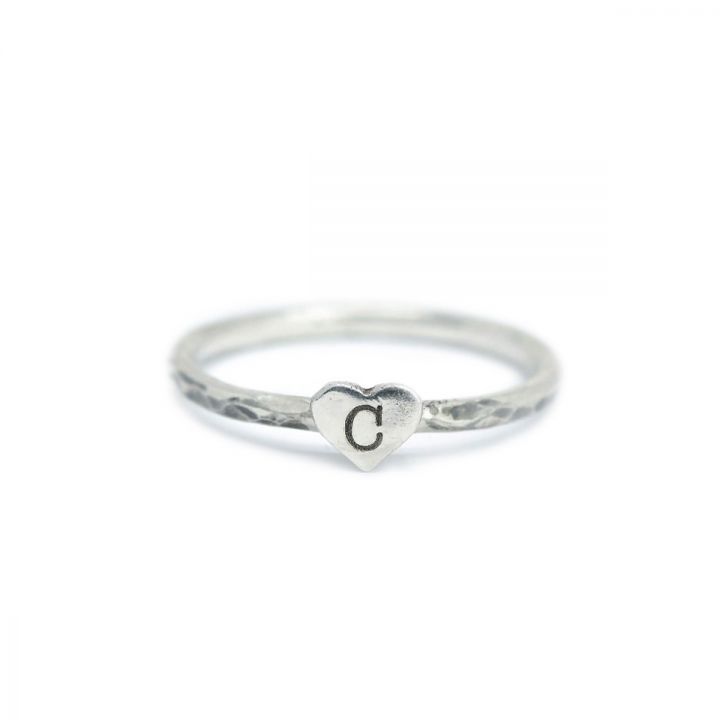 Gentle Heart Initial Ring Hammered [Sterling Silver]