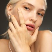 Ewige Liebe Verlobungsring mit Namen und Diamanten [750er Gold Vermeil]