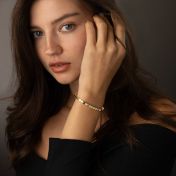 Mia Tennisarmband mit Hexagon-Initialen und Edelsteinen [750er Gold Vermeil]