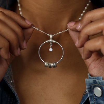 Family Circle Name Necklace with a Diamond [Sterling Silver]