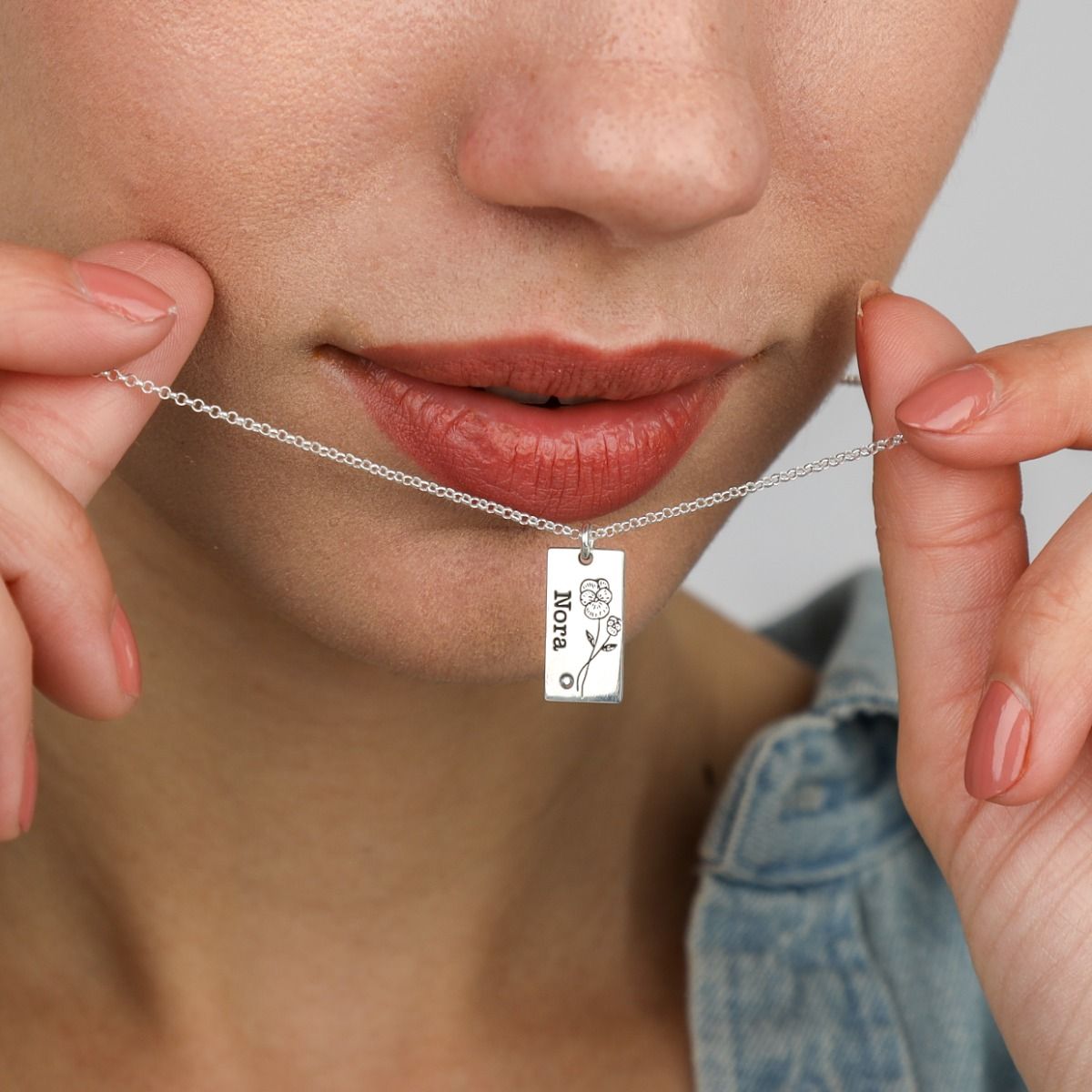 Mirella Geburtsblume Kette mit Gravur [Sterlingsilber]