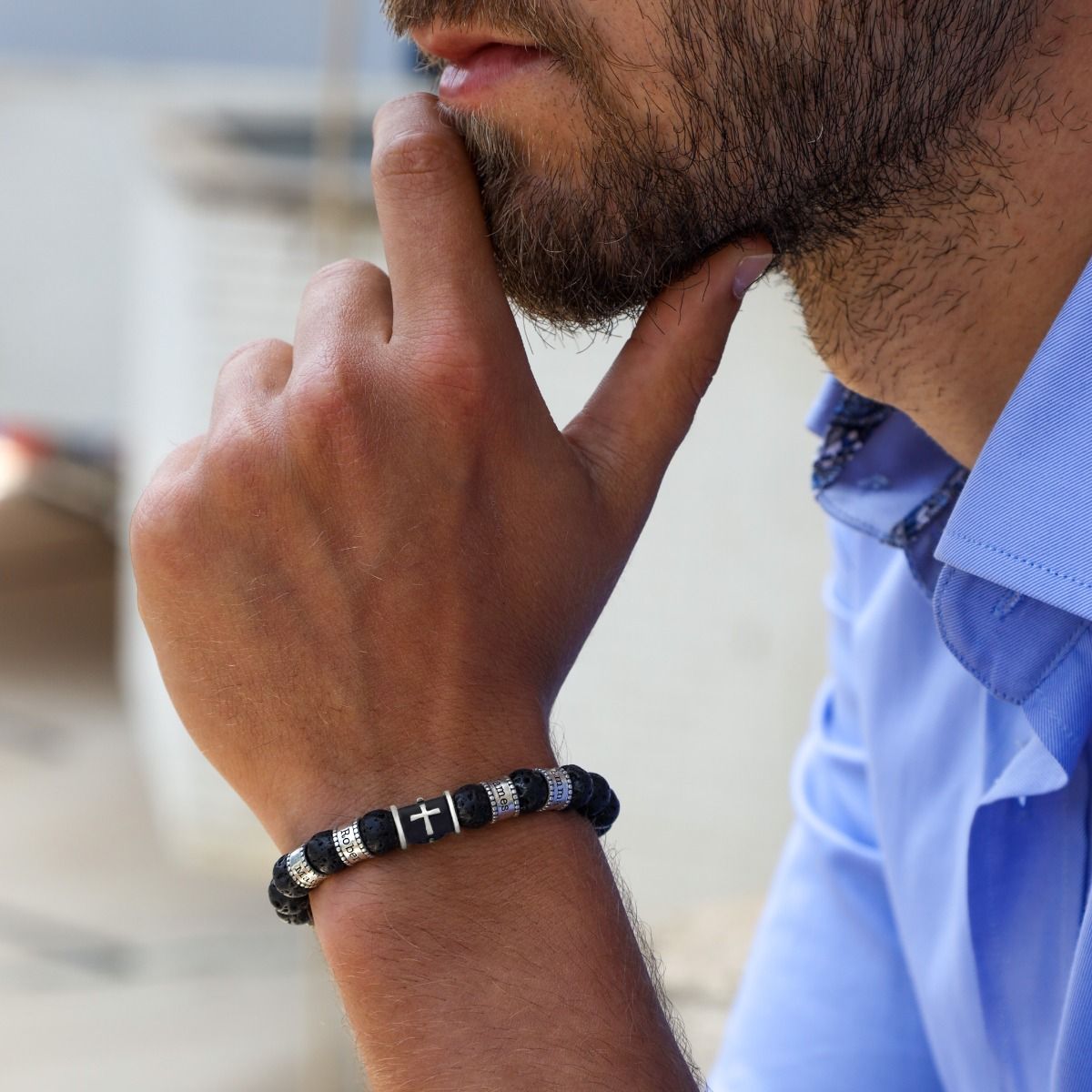 Bracelet Pierre de Lave Prénoms avec Croix Noire pour Homme