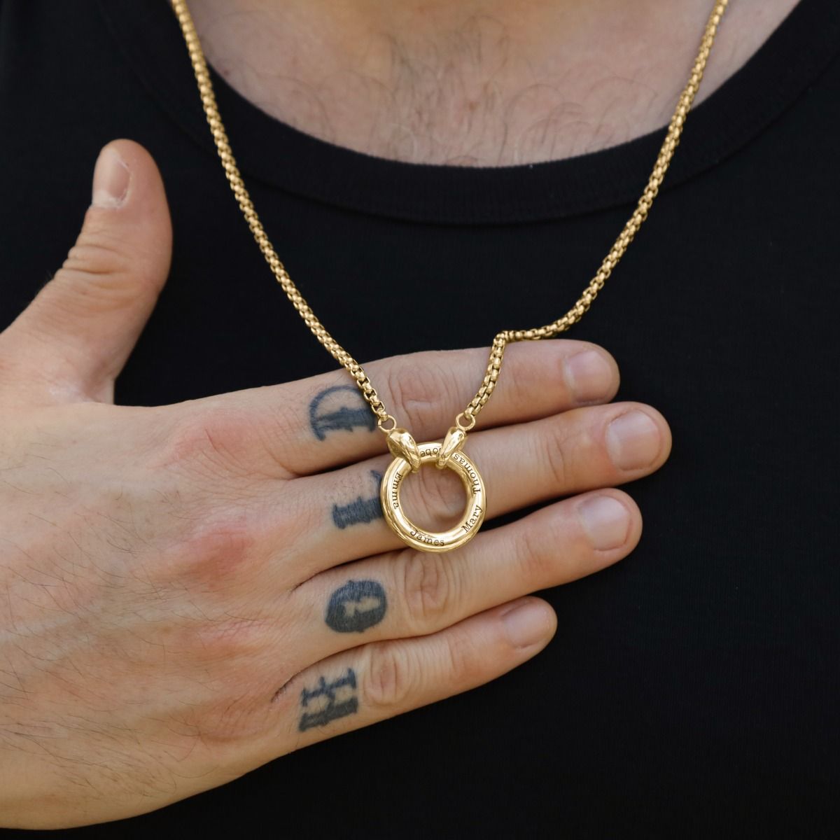 Father's Big Circle Box Chain Name Necklace - 18K Gold Plated