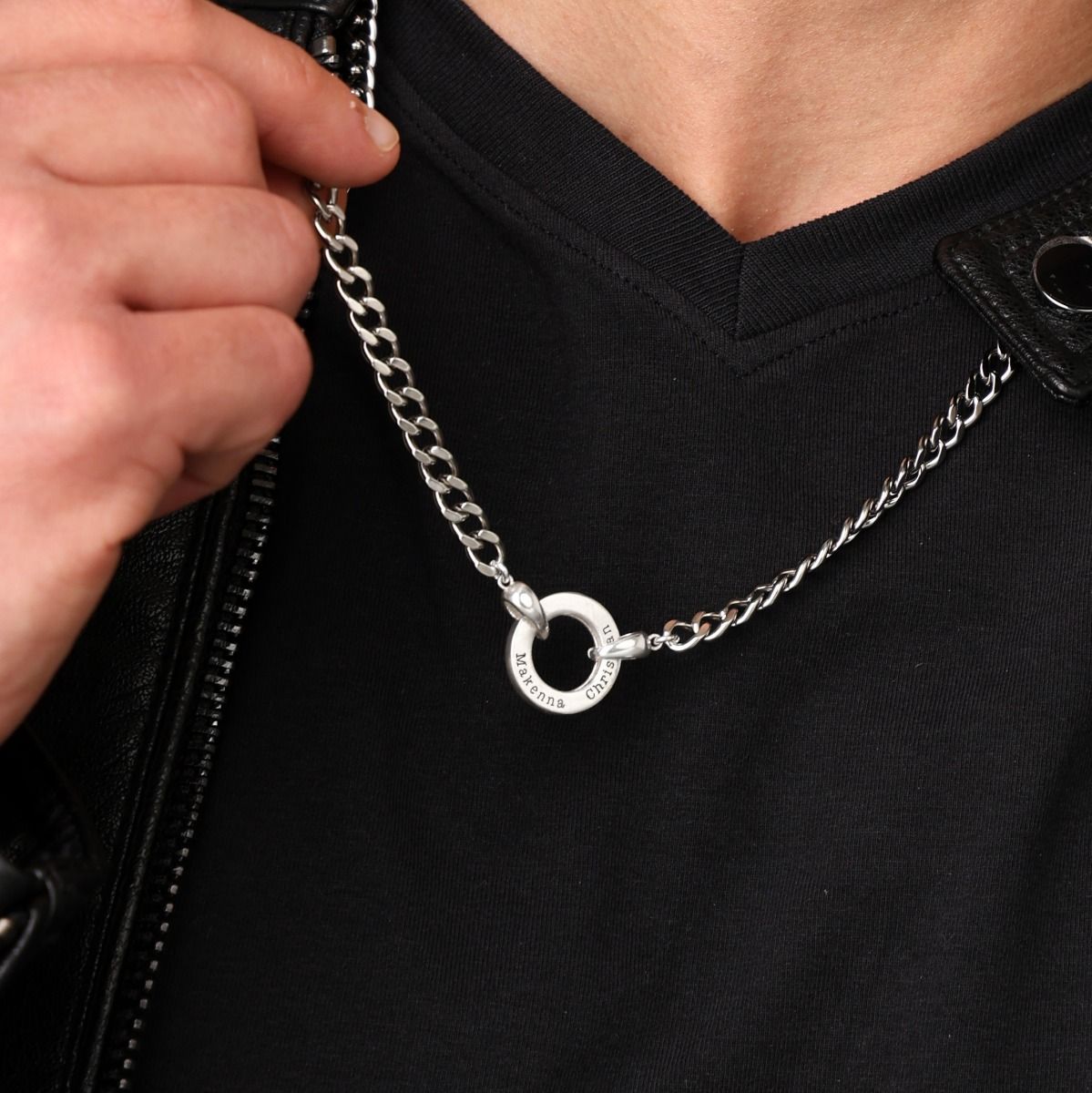 Father’s Circle Cuban Chain Name Necklace