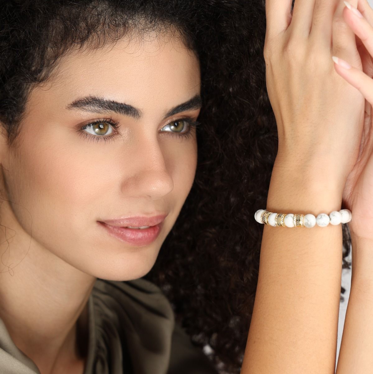 Howlite Women Name Bracelet with Crystals [18K Gold Plated]