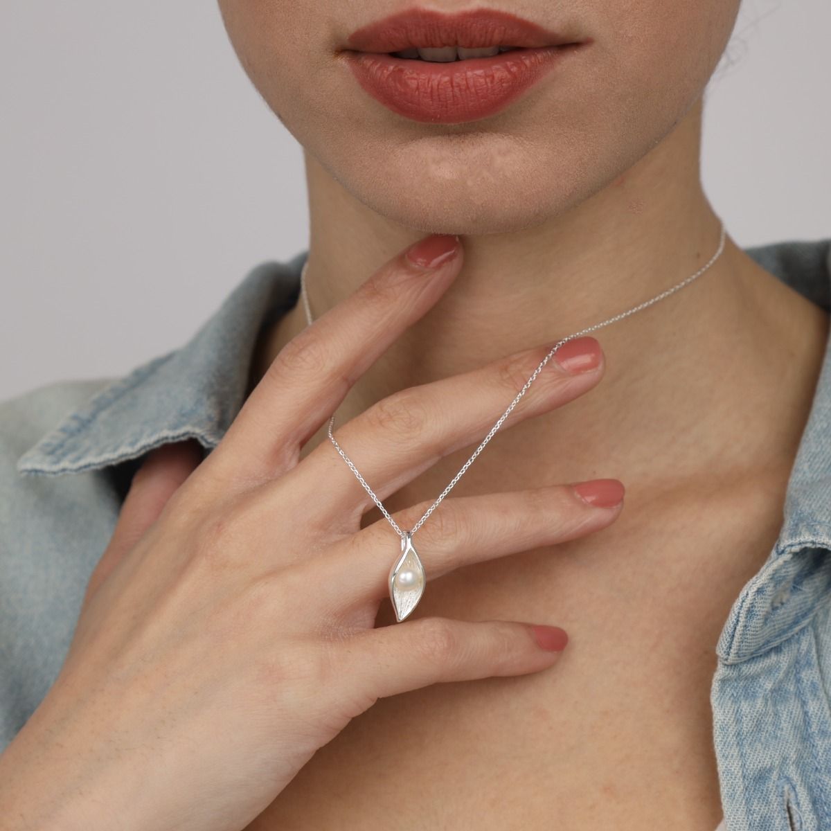 Ocean's Treasure Pearl Necklace [Sterling Silver]