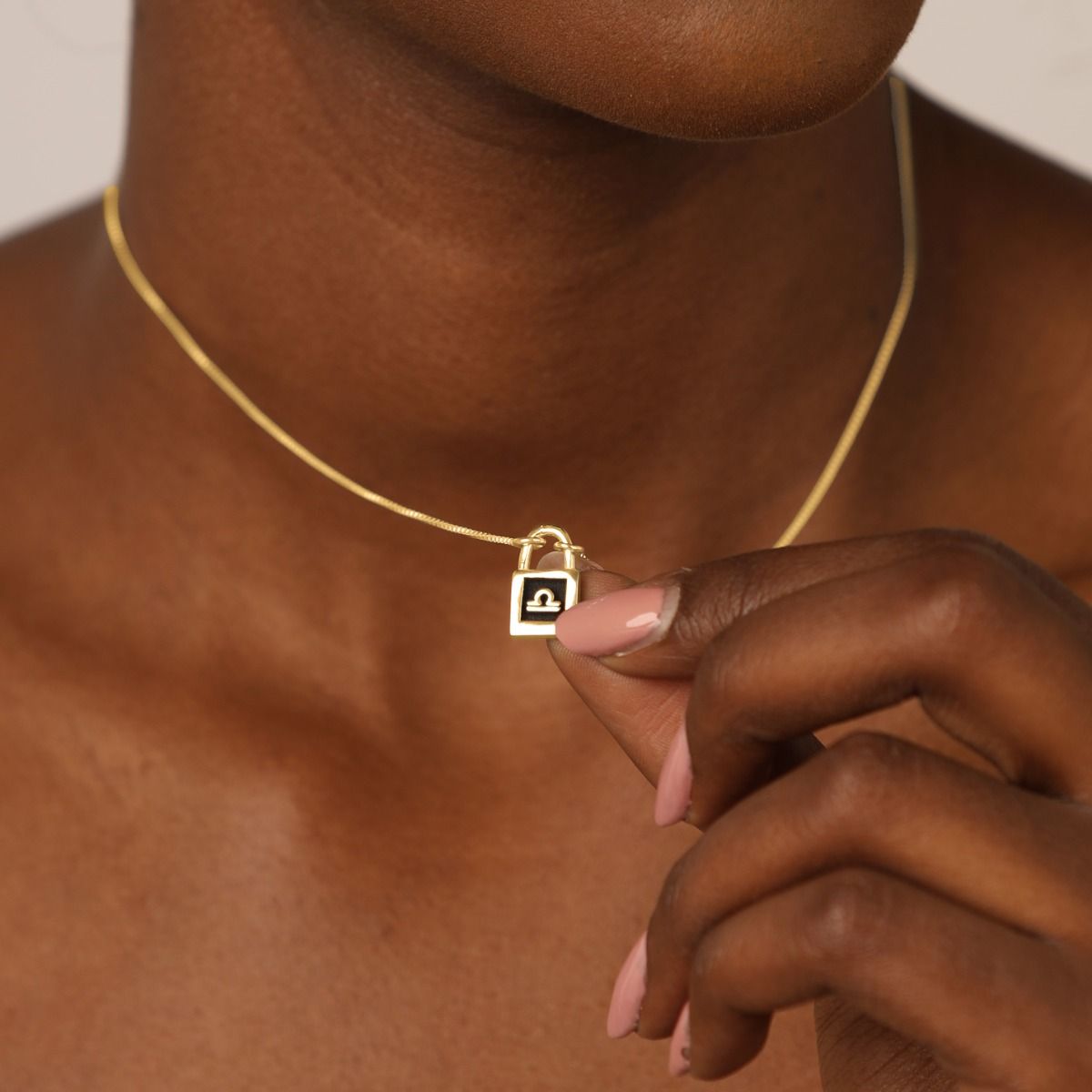 Sternzeichen Kette mit Schloss Anhänger [750er Gold Vermeil]